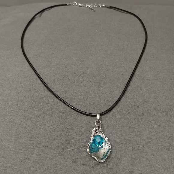 Oyster Shell Pendant with Turquoise Charm Necklace Clam Shell Silver - Picture 3 of 15